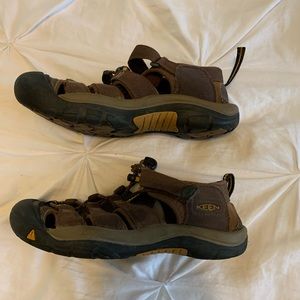 Keen kid’s sandals